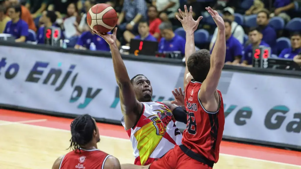 star-import-jordan-adams-during-san-miguel-vs-blackwater
